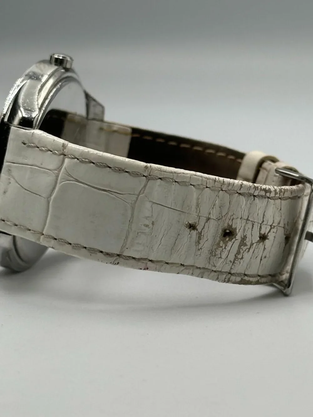 Guess Watch Women Silver Tone Heart Dial White Leather Band New Battery 9.5 Inch